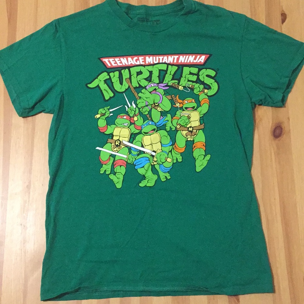⭐️ Men’s Ninja Turtles T-Shirt Size S EUC